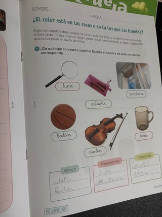 Libro y cuaderno de ciencias de la naturaleza