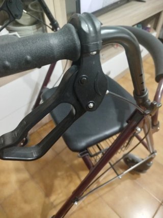 Andador con Asiento y Cesta