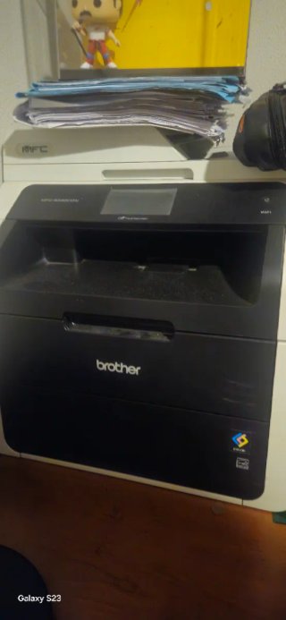 Stampante multifunzione Brother MFC a colori e bianco e nero