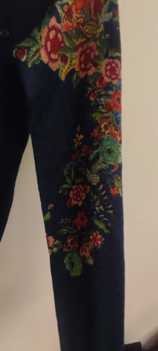 Camiseta de cuello alto con estampado floral