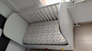 Cuna IKEA Gonat con colchón y nórdico