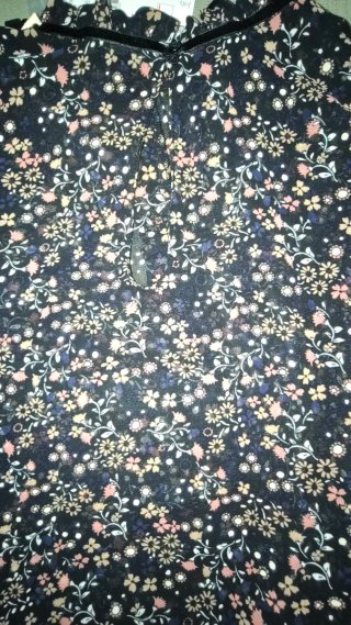 Blusa de Flores Negra Talla M