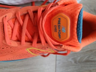 Zapatillas New Balance Fresh Foam EVOZ Naranja T43