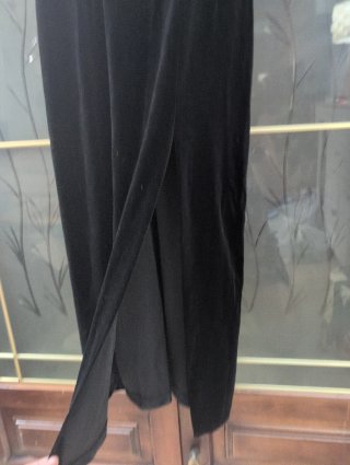 Vestido largo negro fiesta elegante.