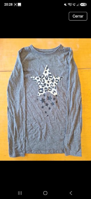 Camiseta gris con estrella