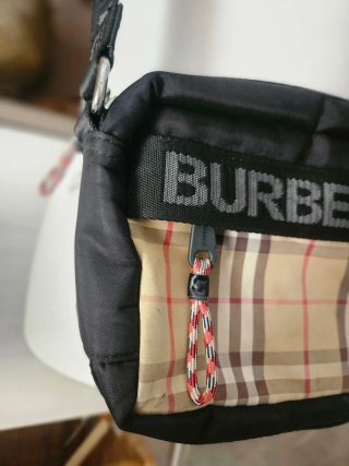 Borsa Burberry tracolla nera e beige