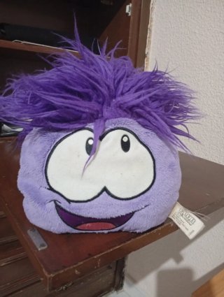 Peluche Club Penguin Morado