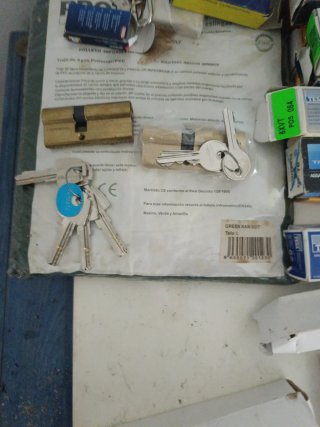 Cerradura y Bombín para Puerta todo a 150 euros