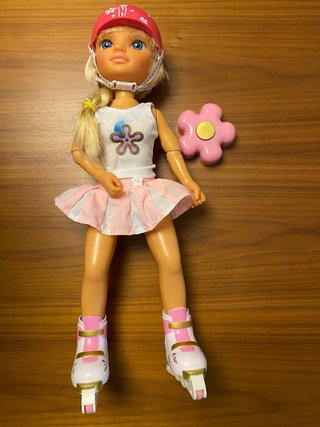 Muñeca Nancy Patinadora con Accesorios