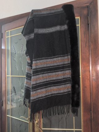 Bufanda Mantón Pelo Mujer Negro Gris. De abrigo.