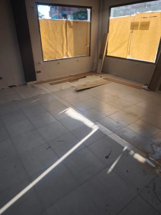 Montaje de tarima y pintura