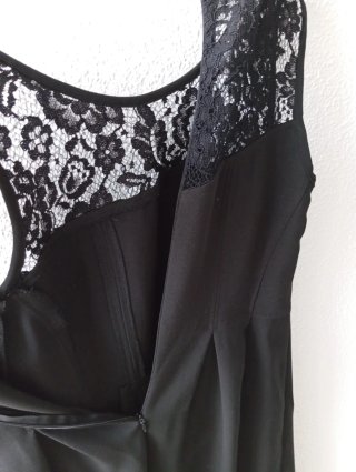 Vestido negro Pimkie con encaje