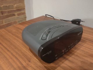 Radio Despertador Sony ICF-C211 FM/AM