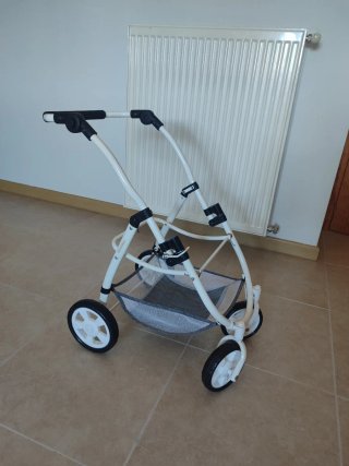 Carrito de juguete 2 en 1. Combi silla y capazo.