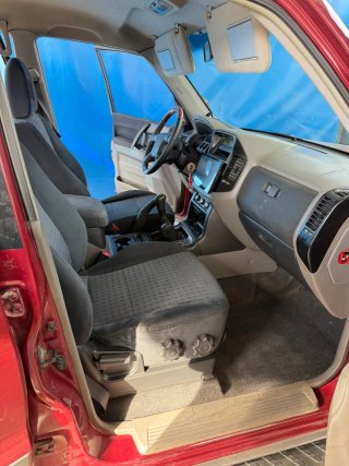 Mitsubishi Montero 2004