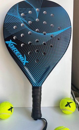 Pala de Pádel Adrenix  y 3 Pelotas