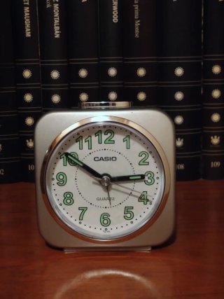 Reloj Casio TQ-143 despertador cuarzo