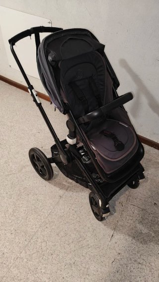 Bugaboo Fox 2 silla + capazo y muchos extras.Negro