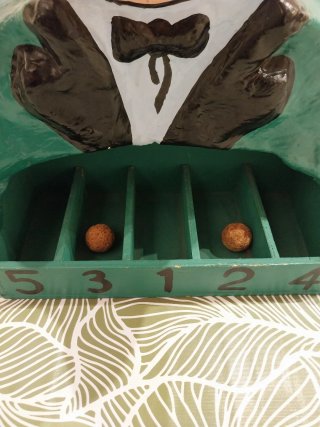 Juguete antiguo payaso para lanzar pelotas