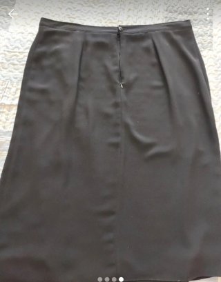 Falda Negra con Volante