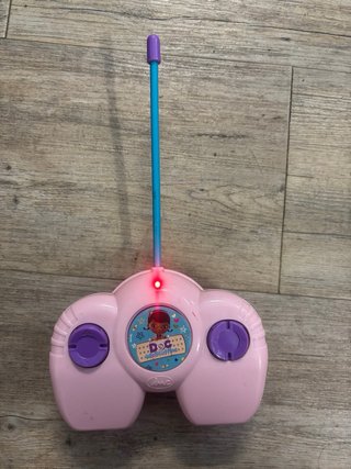 Doctora Juguetes – Patinete teledirigido con mando