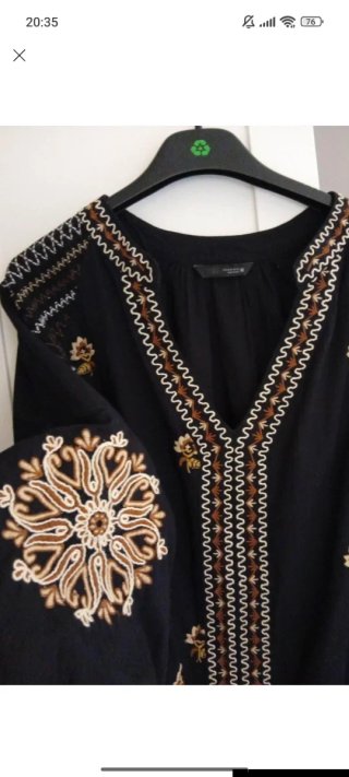 Blusa Zara Negra con Bordados