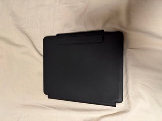ESR Rebound Teclado RGB Bluetooth + Trackpad iPad