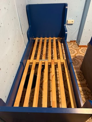 Cama infantil ajustable azul