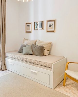 Diván-cama BRIMNES blanco, con dos colchones