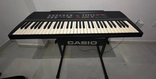 Teclado Casio CTK-480 con soporte original CASIO
