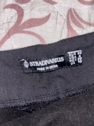 Falda polipiel negra Stradivarius Talla S