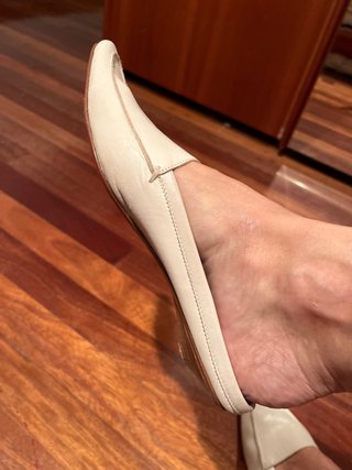 Zapatillas Abiertas de Cuero suave, color Beige (