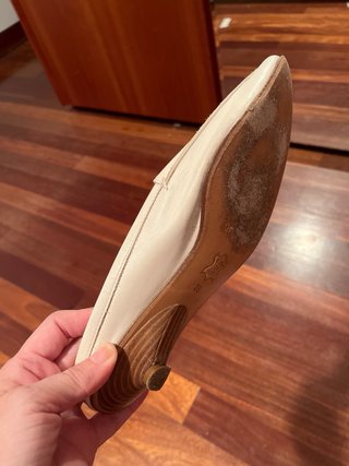 Zapatillas Abiertas de Cuero suave, color Beige (