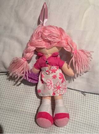 Muñeca Blanda con Pelo Rosa