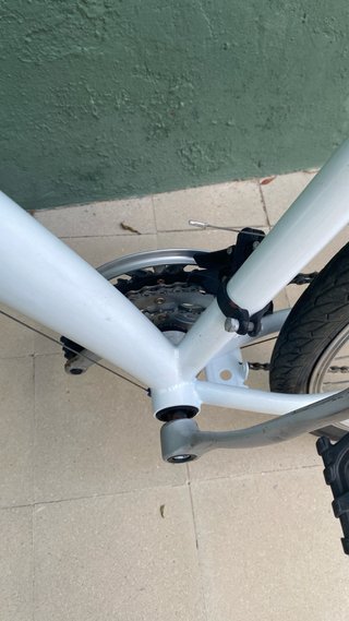 Bicicleta blanca de carretera