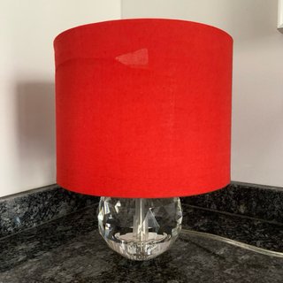 Lámpara de Mesa con Pie de Cristal Tallado