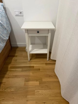 Mesita de noche IKEA blanca