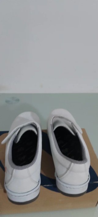 Zapatos sanitarios blancos talla 42