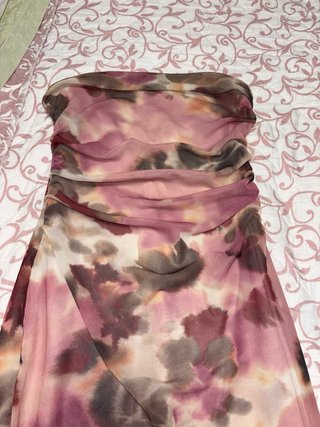 Vestido palabra de honor Stradivarius estampado