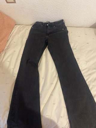 Pantalones vaqueros acampanados negros