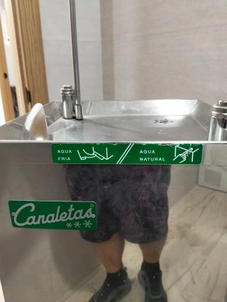 Fuente de agua Canaletas