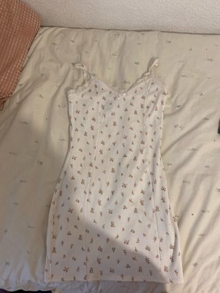 Vestido floral blanco y rosa