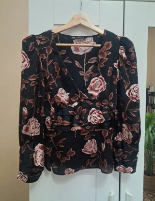 Blusa Zara Floral Romántica