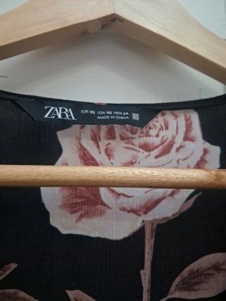Blusa Zara Floral Romántica