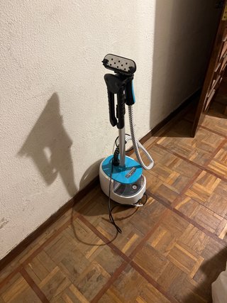 Plancha de vapor vertical Mondial
