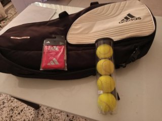 Paletero Adidas + Bote Bolas + Muñequeras+pala