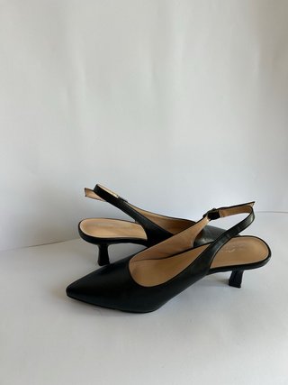 Tacones negros