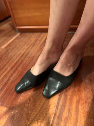 Sandalias de Tacón Bajo en Piel Gamuza