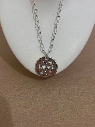 Collar con Colgante Circular Plateado