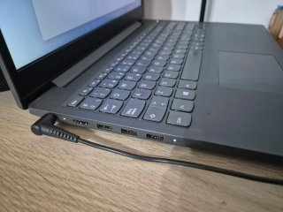 Portátil Lenovo V15 N4020
